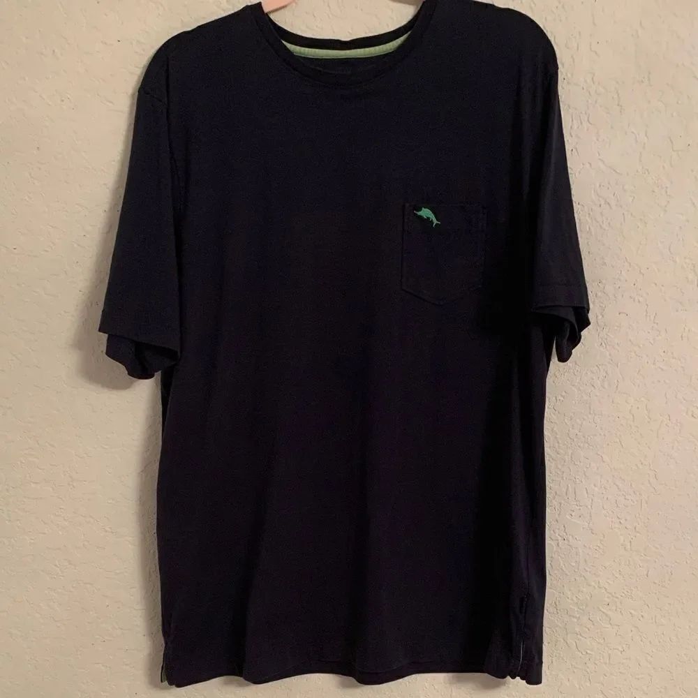 Tommy Bahama Men's Navy T-Shirt with Green Logo Pocket Size L